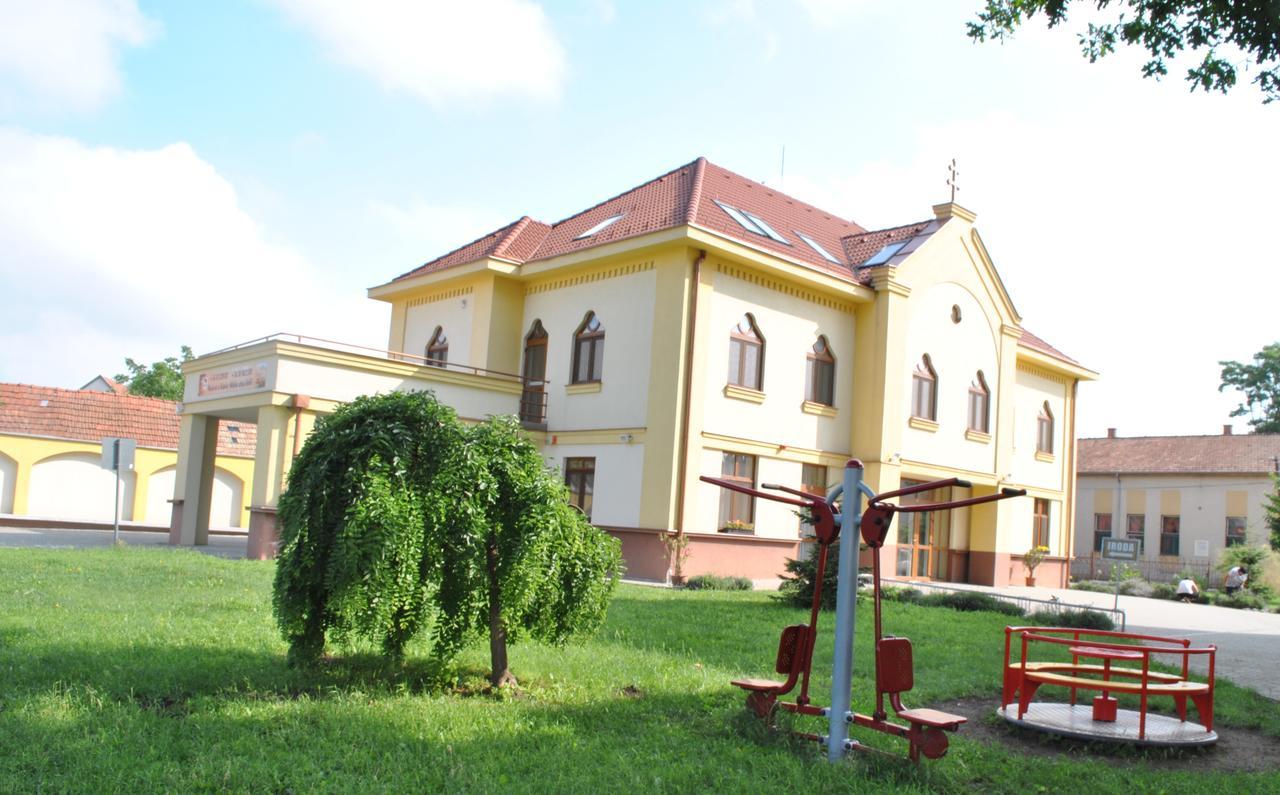 Mamre Szallo ไฮจ์ดูบอสซอร์มีนย์ ภายนอก รูปภาพ